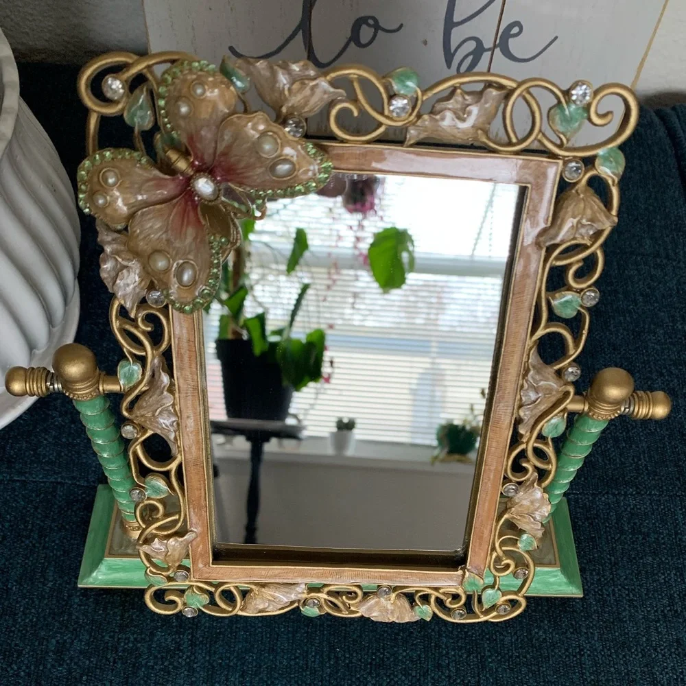 Vintage Style Mirror, Butterfly Design, Swivel Design, Like New Condition